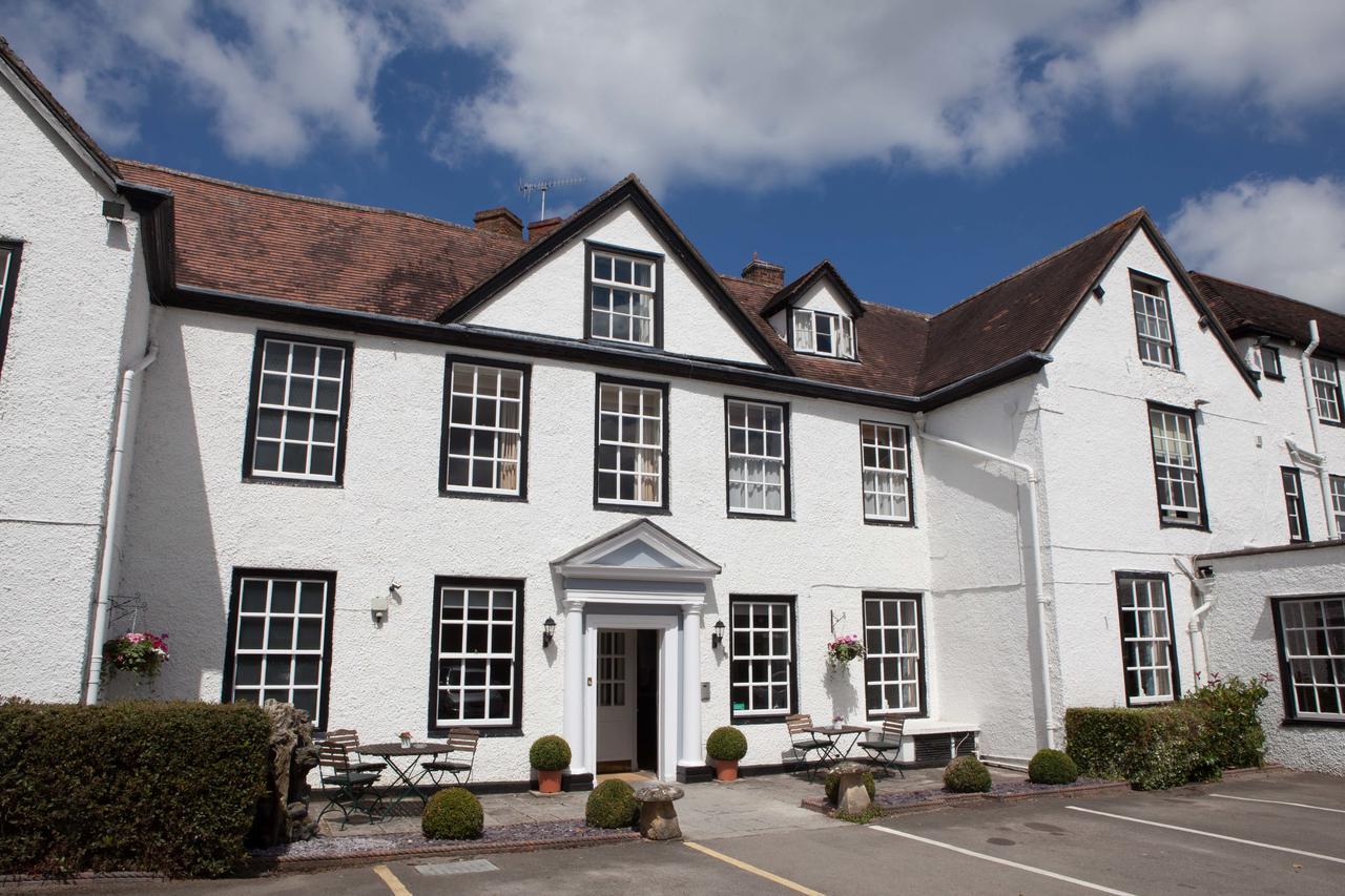 Evesham Hotel Exterior photo